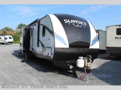 Used 2018 CrossRoads Sunset Trail Super Lite SS331BH available in Lititz, Pennsylvania