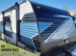 New 2025 CrossRoads Zinger 18RK available in Mifflintown, Pennsylvania