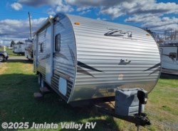 Used 2016 CrossRoads Zinger 211RD available in Mifflintown, Pennsylvania