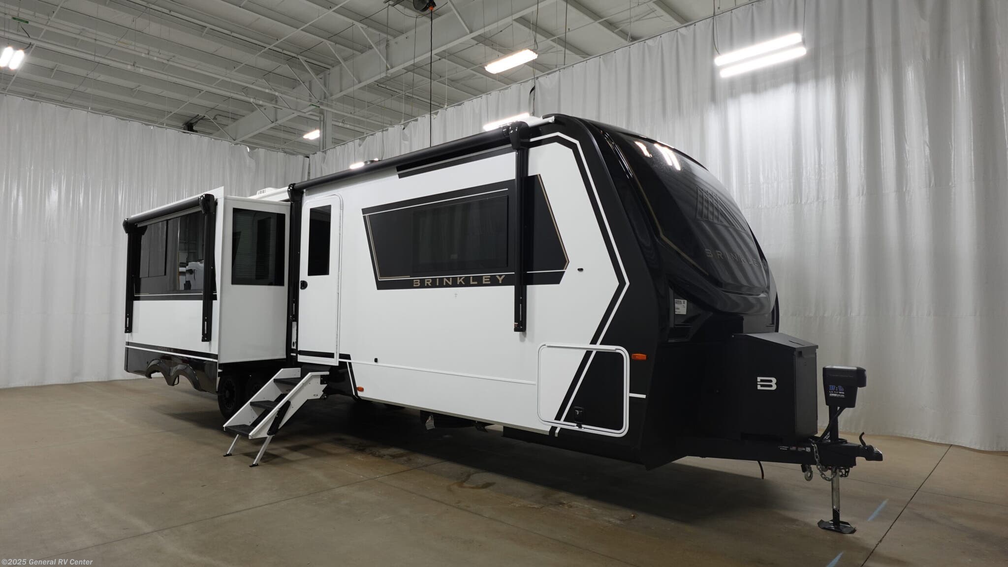 New 2026 Brinkley RV Model Z 315 available in North Canton, Ohio