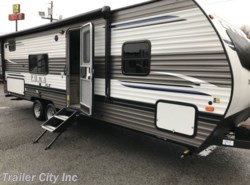 New 2021 Palomino Puma XLE Lite 23BHC available in Whitehall, West Virginia