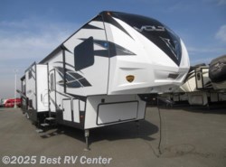 New 2018 Dutchmen Voltage 4005 6 PT HYDRAULIC AUTO LEVEL/5.5 GEN/ 13FT Grage available in Turlock, California