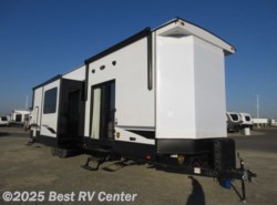 New 2021 CrossRoads Hampton HP388FKL available in Turlock, California