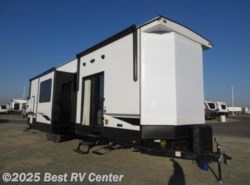 New 2021 CrossRoads Hampton HP388FKL available in Turlock, California