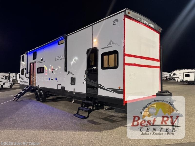 New 2025 Forest River Cherokee Timberwolf Black Label 39DCBL available in Turlock, California