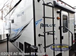 New 2020 Palomino Real-Lite HS-1806 available in Shakopee, Minnesota