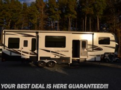 Used 2017 Dutchmen Voltage V3605 available in Seaford, Delaware