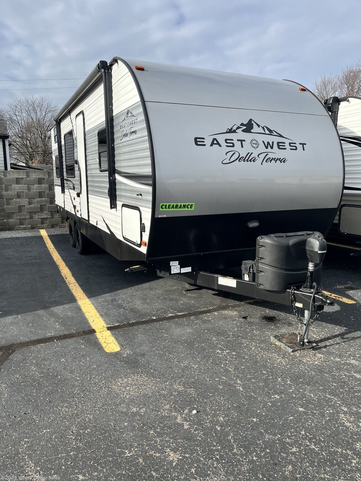 Used 2021 East to West Della Terra 250BH available in Taylor, Michigan