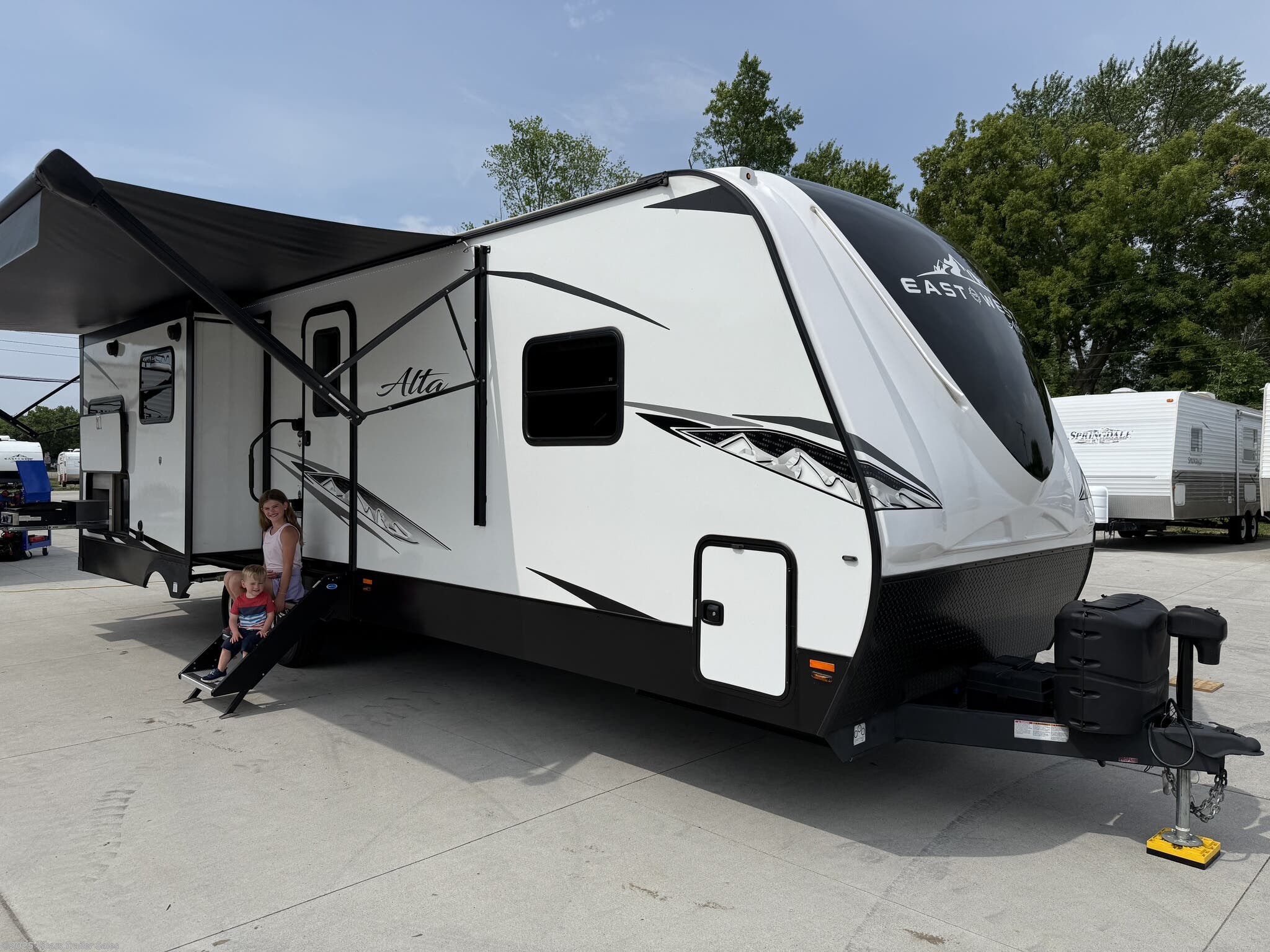 New 2023 East to West Alta 2810KIK available in Taylor, Michigan