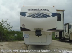 Used 2011 Keystone Montana 3665RE available in Cleburne, Texas