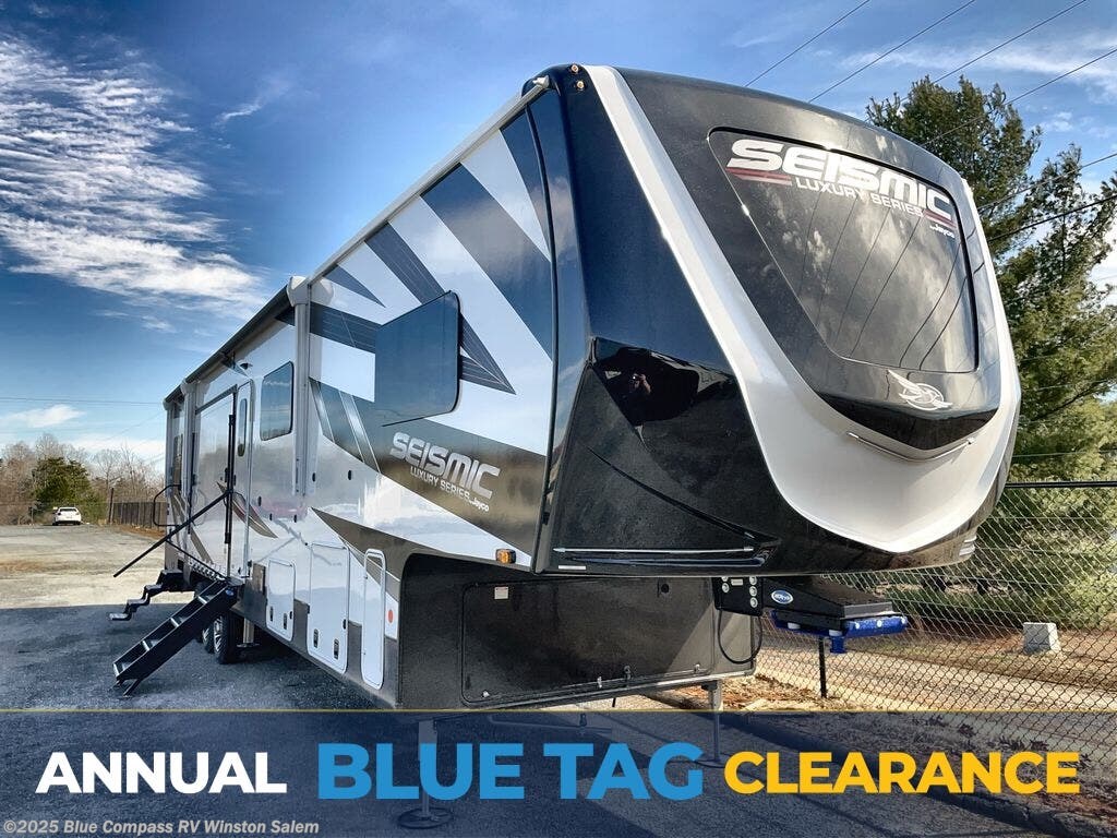 New 2025 Jayco Seismic Luxury Series 4113 available in Rural Hall, North Carolina