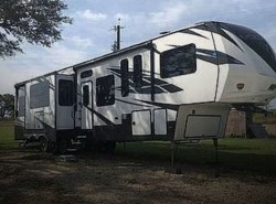 Used 2018 Dutchmen Voltage 4205 available in Yoakum, Texas