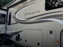 Used 2019 Jayco Pinnacle 36SSWS available in San Augustine, Texas