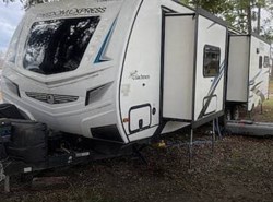 Used 2020 Coachmen Freedom Express 324RLDSLE available in Summerton, South Carolina