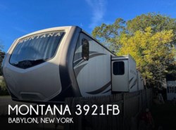 Used 2017 Keystone Montana 3921FB available in Babylon, New York
