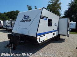 New 2018 Jayco Jay Feather 23RL Front Queen Booth Dinette Slideout available in Williamstown, New Jersey