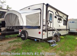 New 2020 Jayco Jay Feather X19H Two Drop Beds w/Sofa & Dinette available in Williamstown, New Jersey
