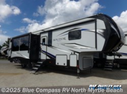 New 2019 Keystone Avalanche 395BH available in Longs, South Carolina