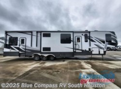New 2021 Dutchmen Voltage 4225 available in Houston, Texas
