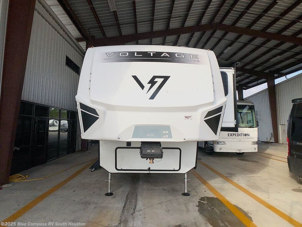 New 2026 Dutchmen Voltage V-Series 3850 available in Alvin, Texas