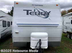 Used 2005 Fleetwood Terry 300BHS available in Smyrna, Delaware
