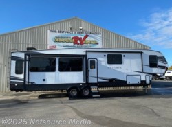 New 2021 Dutchmen Astoria 3553MBP available in Smyrna, Delaware