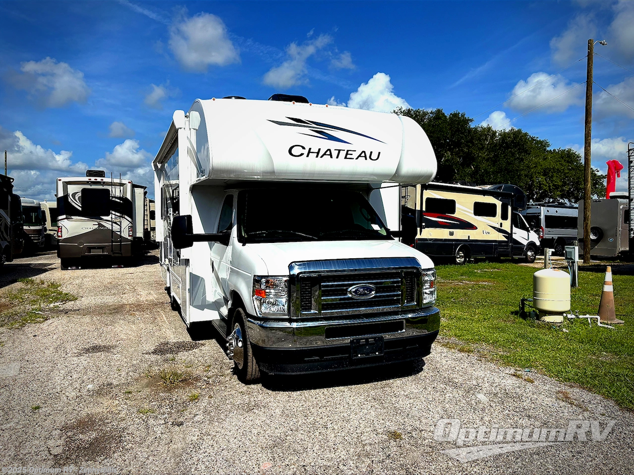 Used 2024 Thor Chateau 25V available in Zephyrhills, Florida