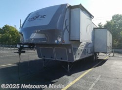 Used 2017 Highland Ridge Light 319RLS available in Bushnell, Florida