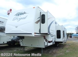 Used 2009 Fleetwood 375RLQS available in Bushnell, Florida