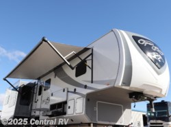 Used 2018 Highland Ridge Open Range 371MBH available in Ottawa, Kansas