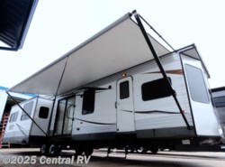 Used 2016 Forest River Wildwood Lodge DLX 400RETS available in Ottawa, Kansas