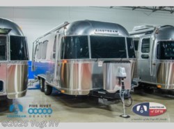 New 2019 Airstream International Signature 23FB available in Fort Worth, Texas