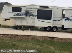 Used 2005 Keystone Montana 3685FL available in Genoa, Ohio