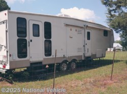 Used 2009 Keystone Montana Mountaineer Toy Hauler 347THT available in Woodland, Georgia