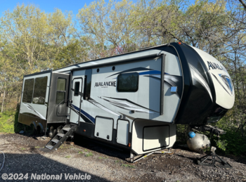 Used 2018 Keystone Avalanche 320RS available in O