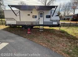 Used 2024 Coachmen Catalina Summit 261BHS available in Kingsport, Tennessee