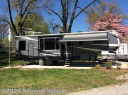 Used 2019 Keystone Carbon 357 available in Swansea, Illinois