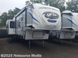 New 2021 Forest River Cherokee ARCTIC WOLF 2550 SUITE available in Jacksonville, Florida
