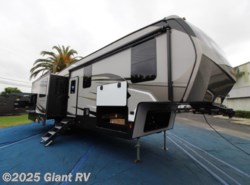 New 2020 Keystone Laredo available in Downey, California