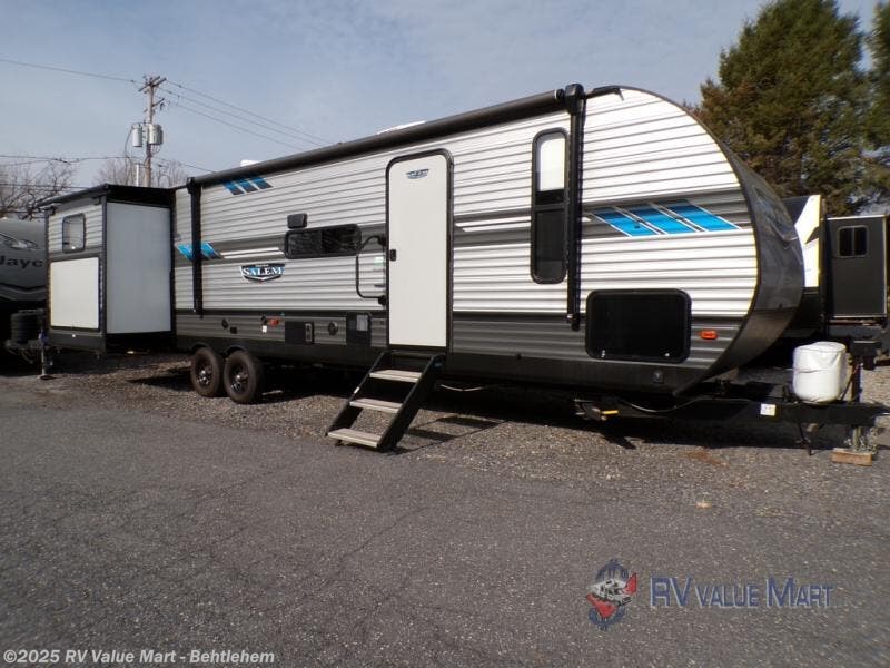 Used 2021 Forest River Salem 31KQBTS available in Bath, Pennsylvania