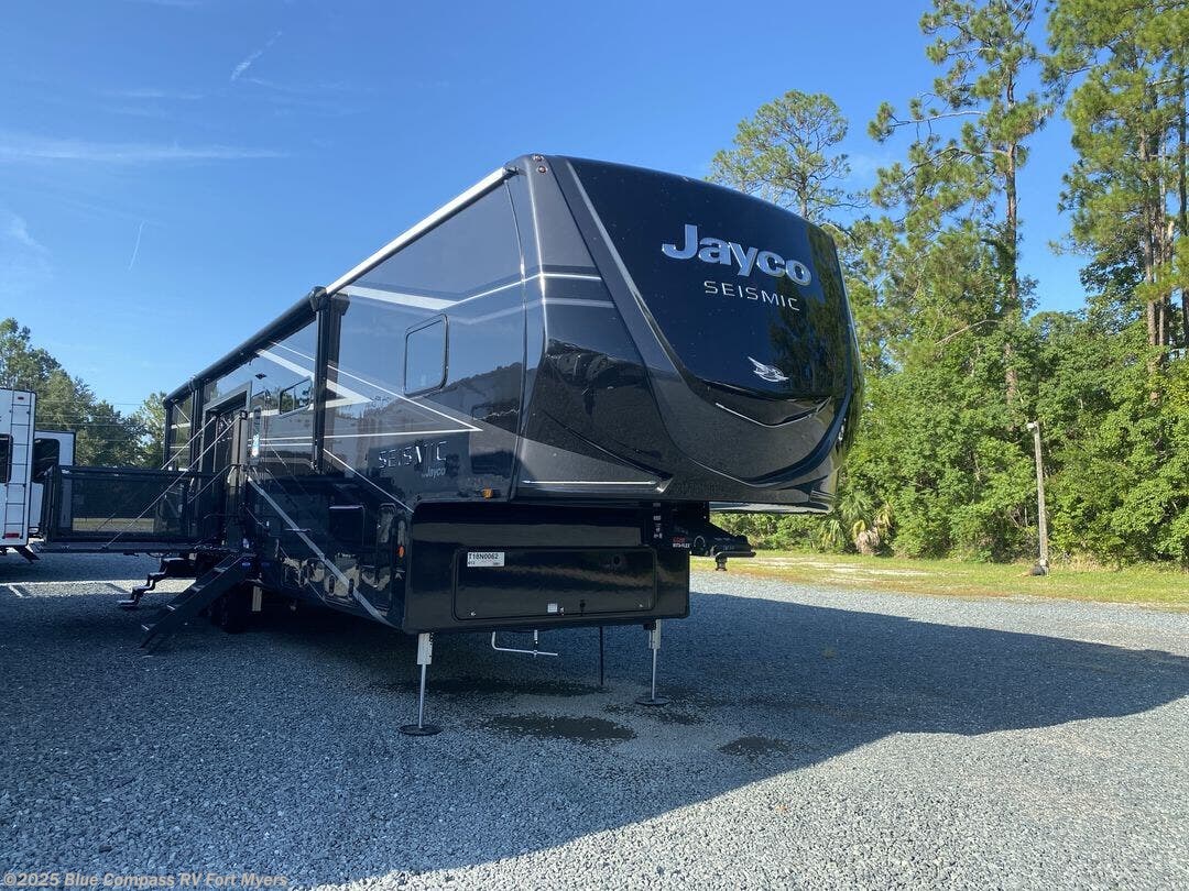New 2026 Jayco Seismic 413 available in Fort Myers, Florida