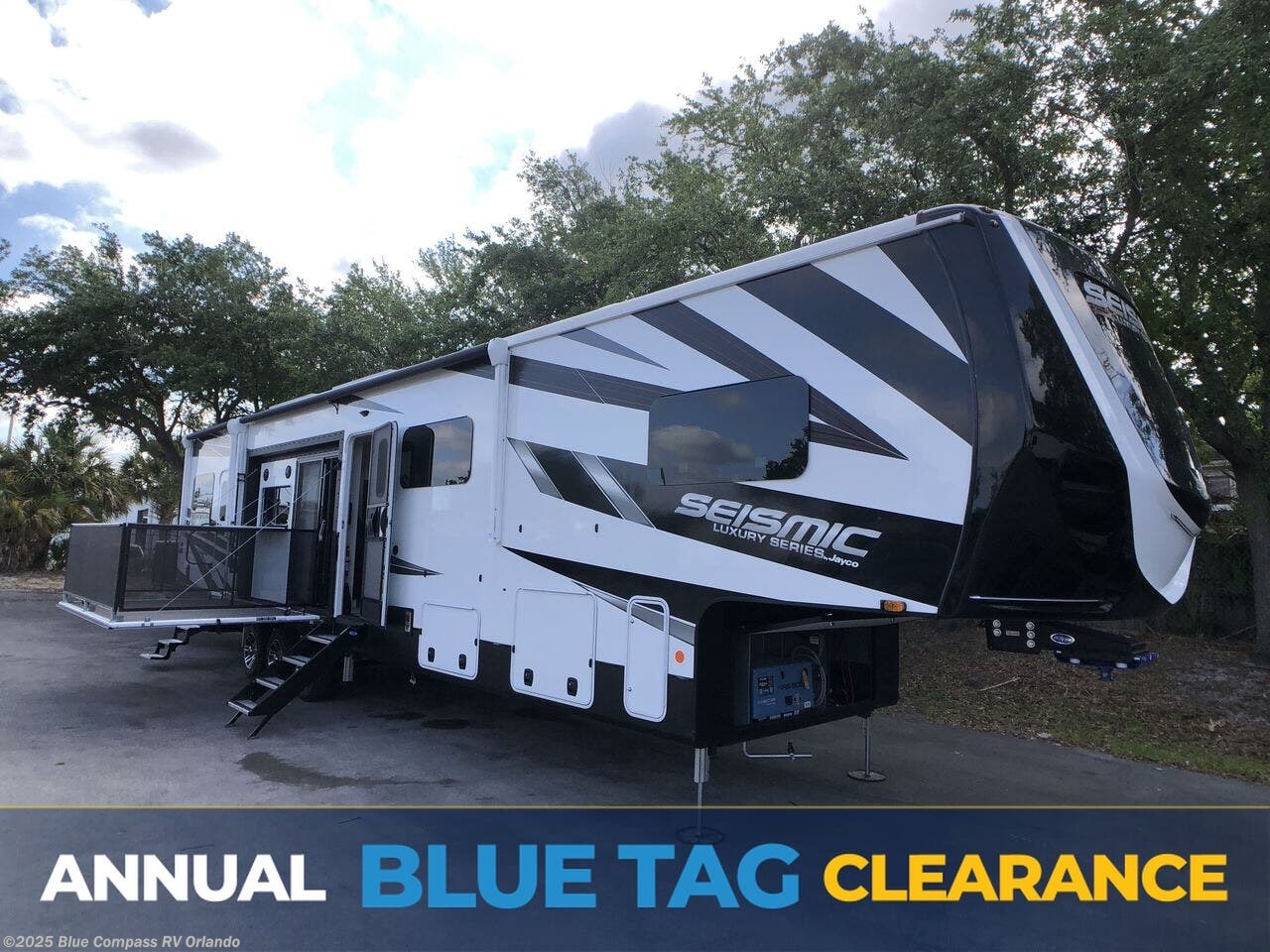 New 2025 Jayco Seismic Luxury Series 4113 available in Casselberry, Florida
