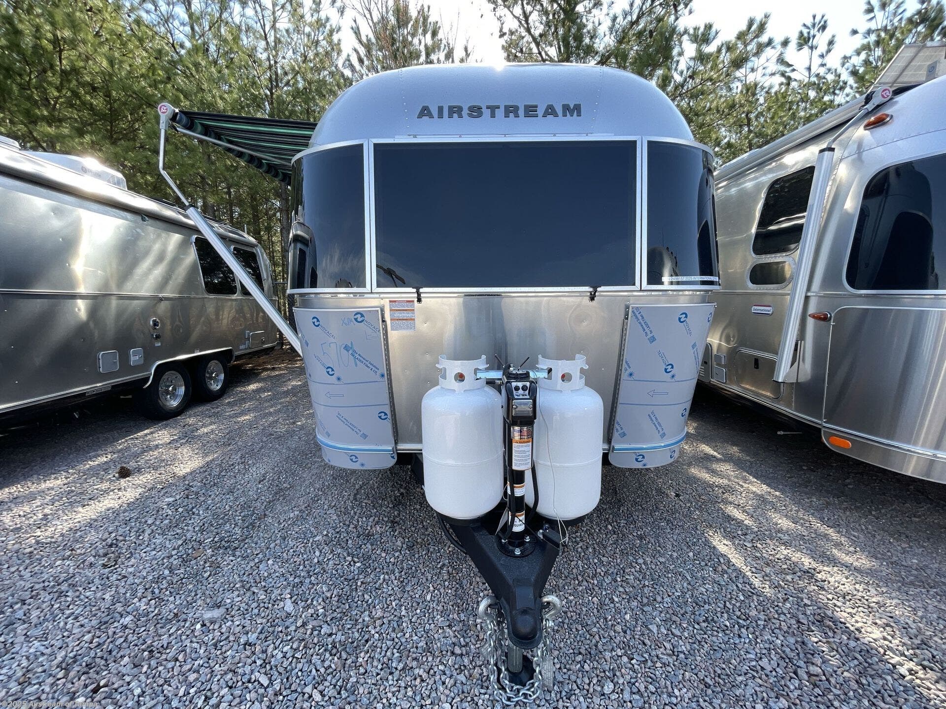 New 2025 Airstream International 25FB available in Dover, Florida