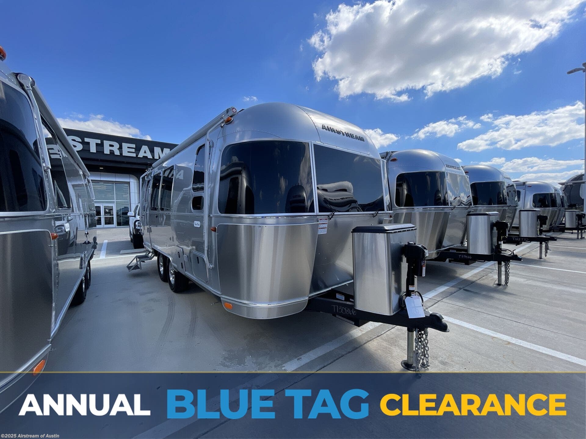 New 2026 Airstream Flying Cloud 25FB Twin available in Buda, Texas