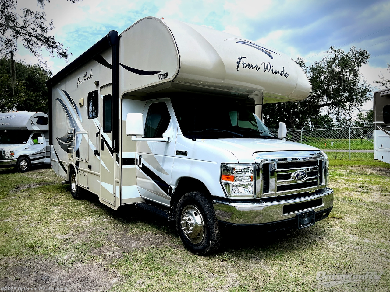 Used 2017 Thor Four Winds 24F available in Bushnell, Florida