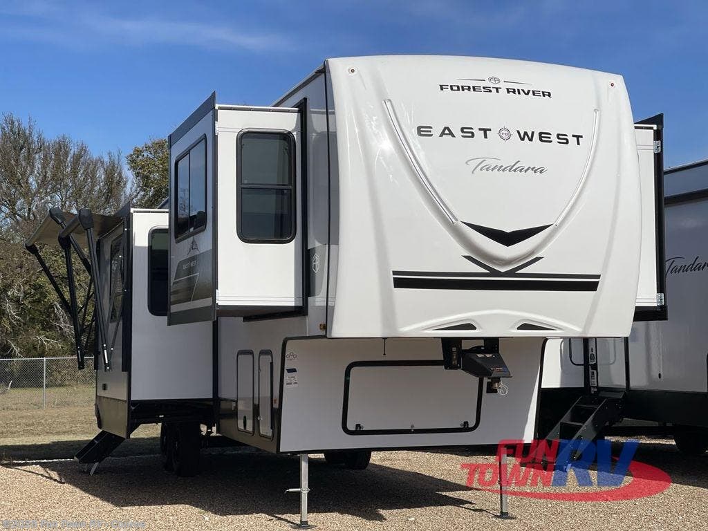 New 2026 East to West Tandara 390FL available in Conroe, Texas