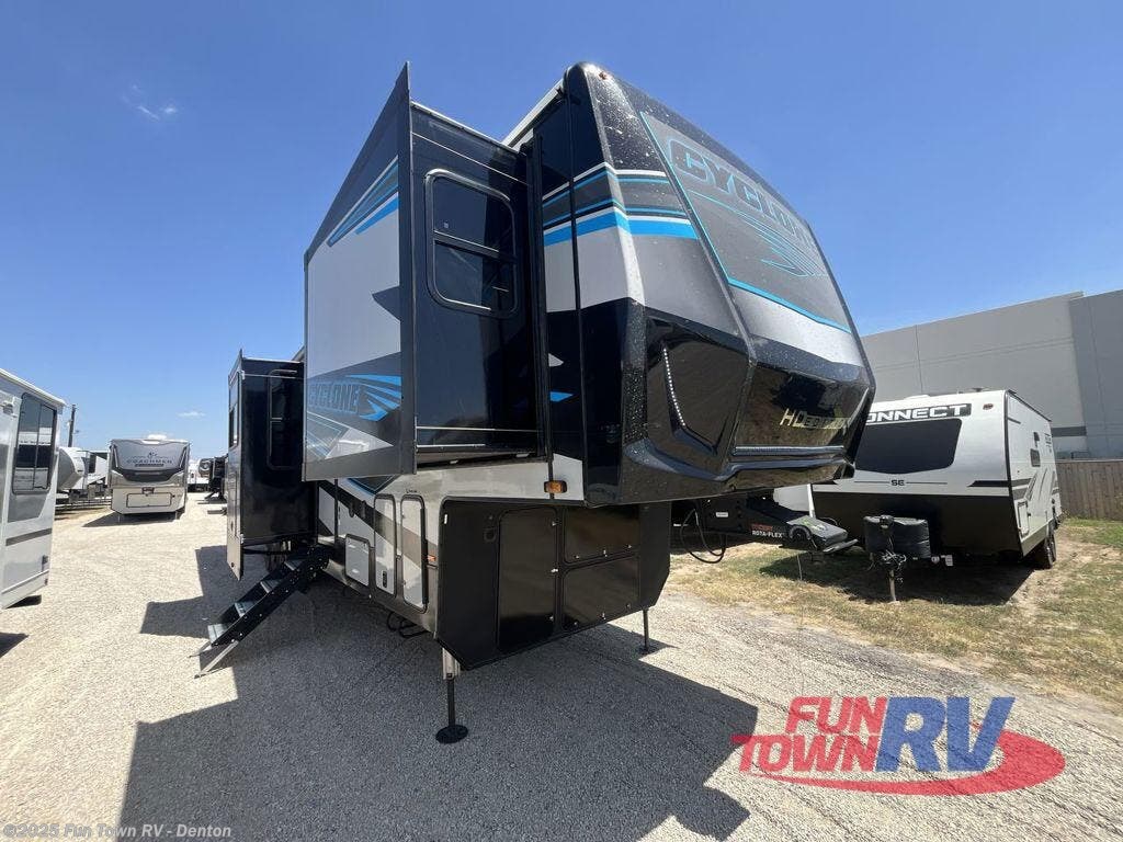 New 2025 Heartland Cyclone 4008 available in Denton, Texas