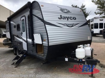 Used 2020 Jayco Jay Flight SLX 8 224BH available in Giddings, Texas