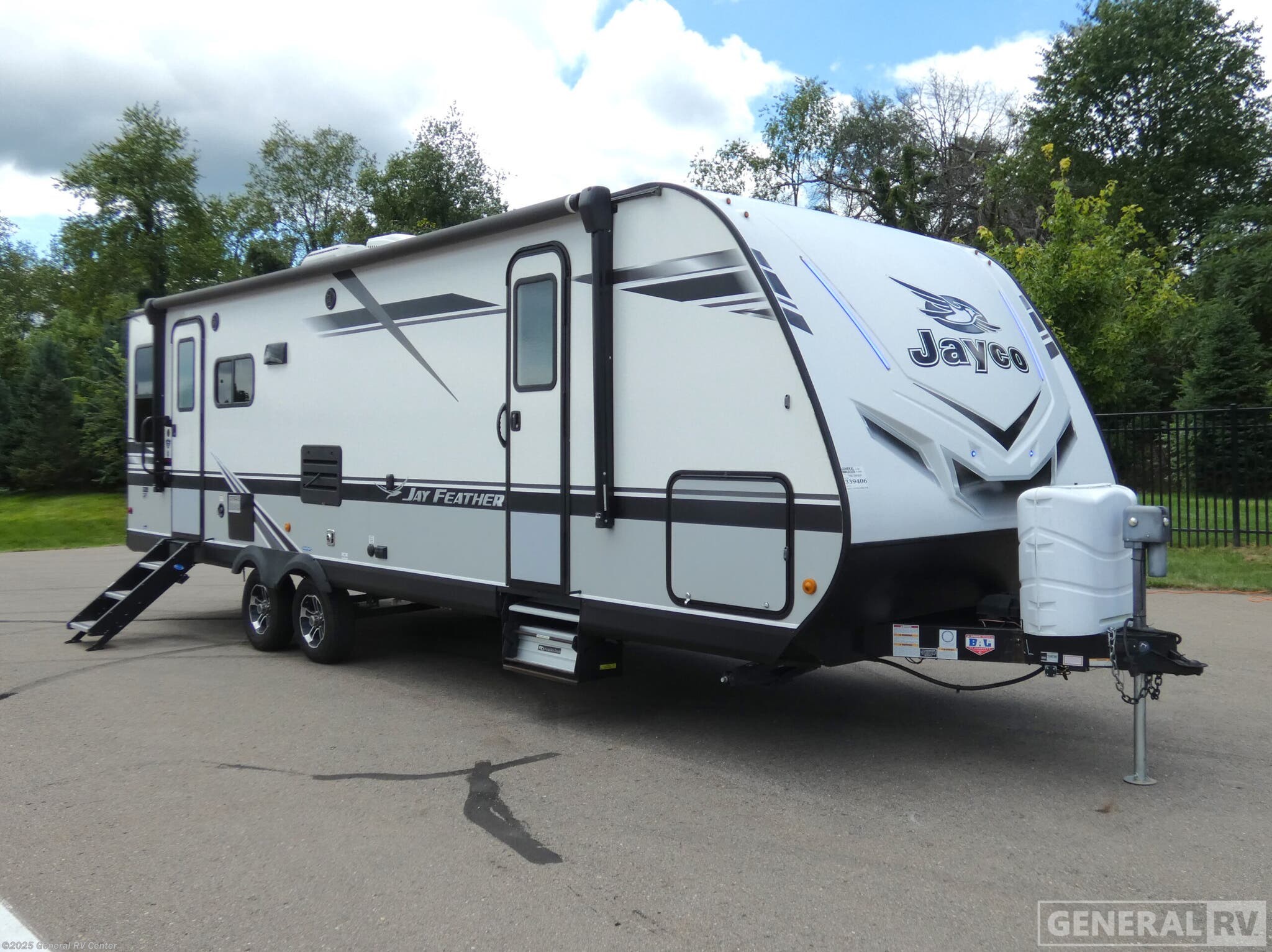 Used 2020 Jayco Jay Feather 27RL available in Clarkston, Michigan