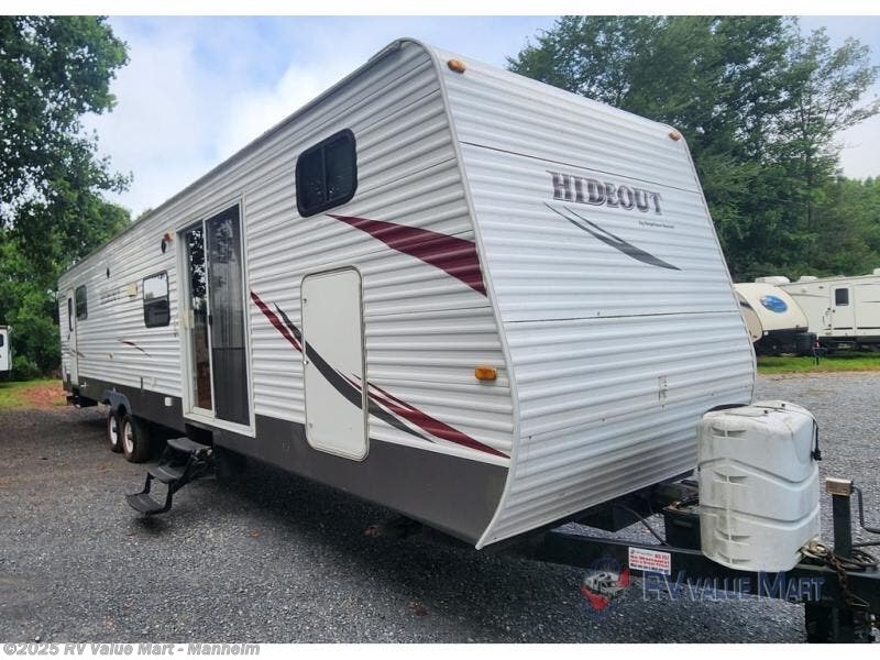 Used 2011 Keystone Hideout 38BHDS available in Manheim, Pennsylvania